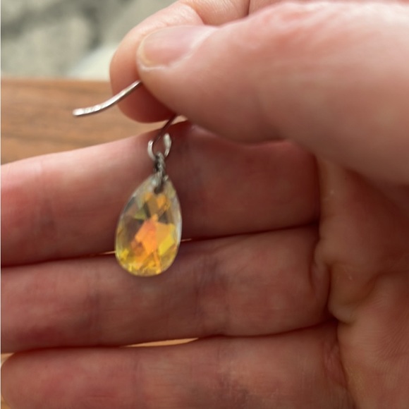 Simple Swarovski earrings - Picture 2 of 3